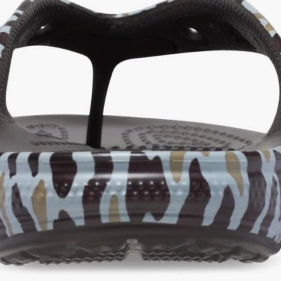 Crocs Classic Animal print Flip - Size Womens 6 - Picture 7 of 7